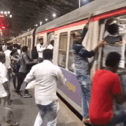 지하철 타는 인도인들