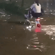 홍수 났을때는 전기자전거
