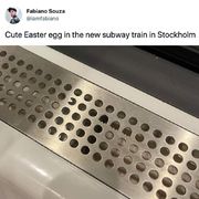 스웨덴 지하철에서 발견된 이스터에그.JPG