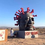 누군가 미국 시진핑 바이러스 동상을 불태움