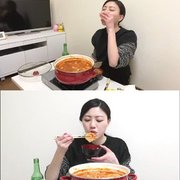 김치찌개 끓여먹기에 도전하는 일본 유투버