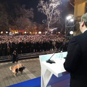 세르비아 대통령 취임식 도중